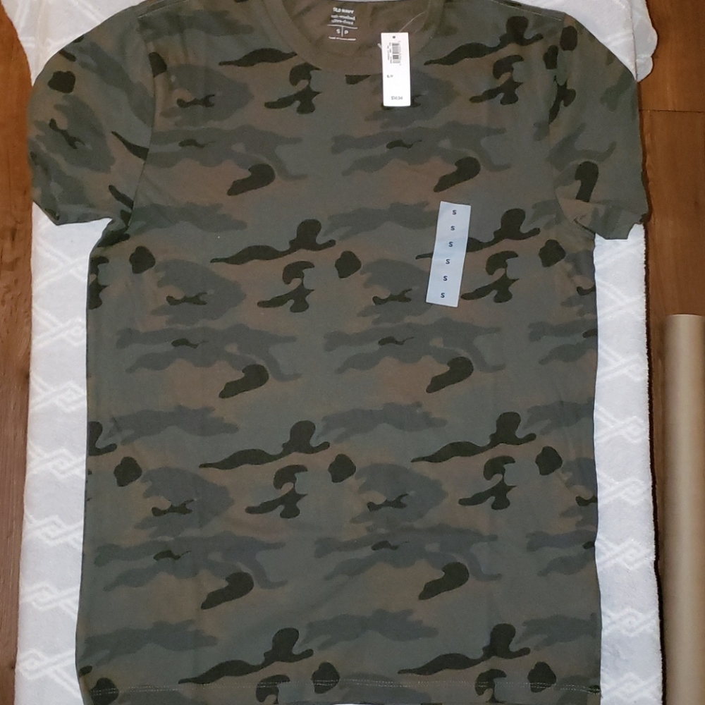 Mens Old Navy soft washed crew-neck tee